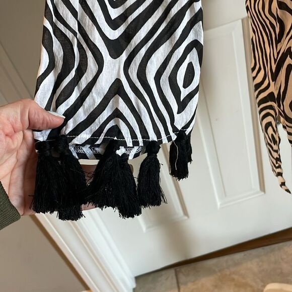 Mudpie Kendall Tunic Pool Tile Black White Tassle Cover Up Medium 8-10 - Picture 3 of 9